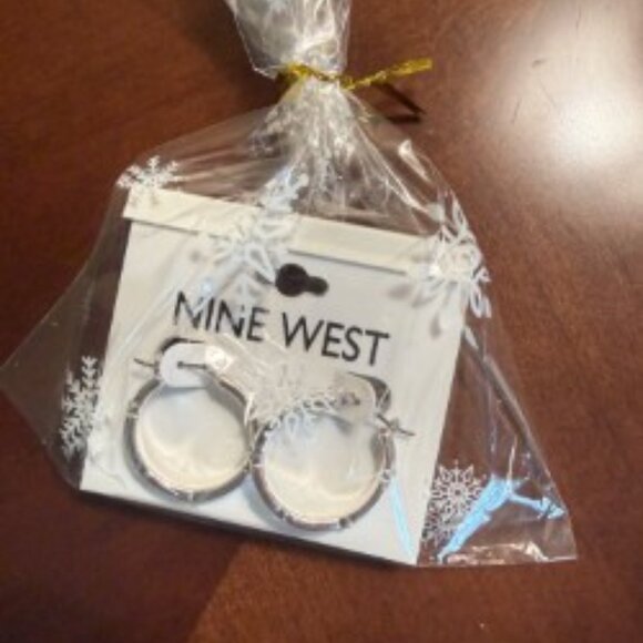 Hoop Earrings, Set of 2 NEW! - Picture 3 of 5